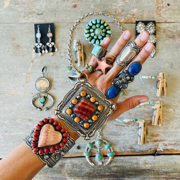 ♥️ Navajo ♥️ Darrell Cadman Sterling Silver & Turquoise Hearts Cuff - Picture 14 of 15